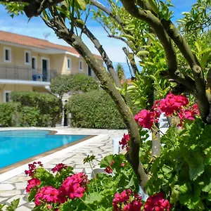 Apartment Moulinos, Svoronata